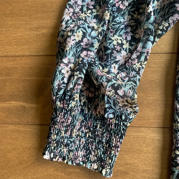 Floral Rouched Blouse. NWT. - Picture 2 of 8